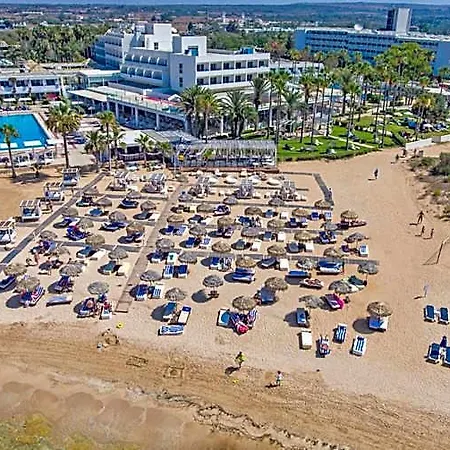 Dome Marina & Szálloda 4*