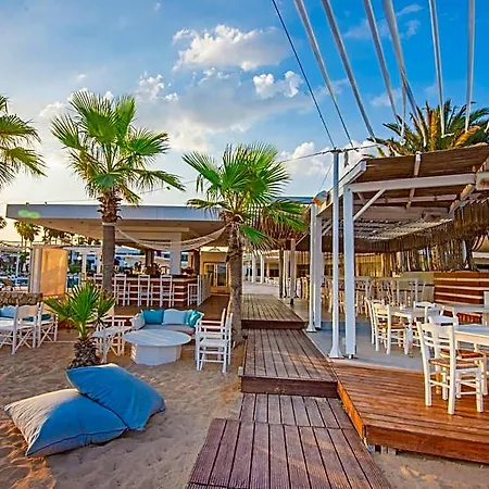 Dome Marina &