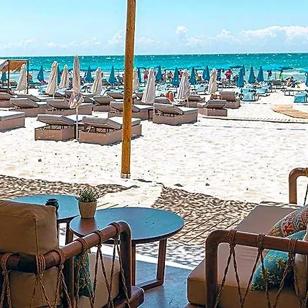 Szálloda Dome Marina & 4*