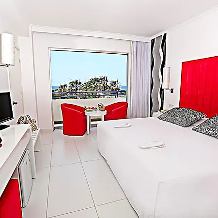 Dome Marina & Szálloda 4*